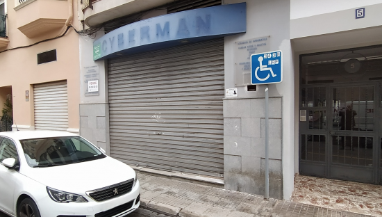Local comercial en venta en ccalle jacinto benavente 5 en Gandia por 147500 de 241m undefined