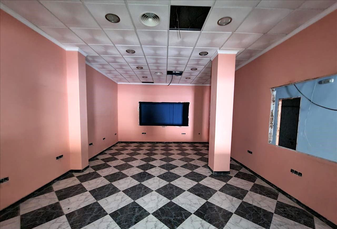 Local comercial en venta en ccalle jacinto benavente 5 en Gandia por 147500 de 241m undefined