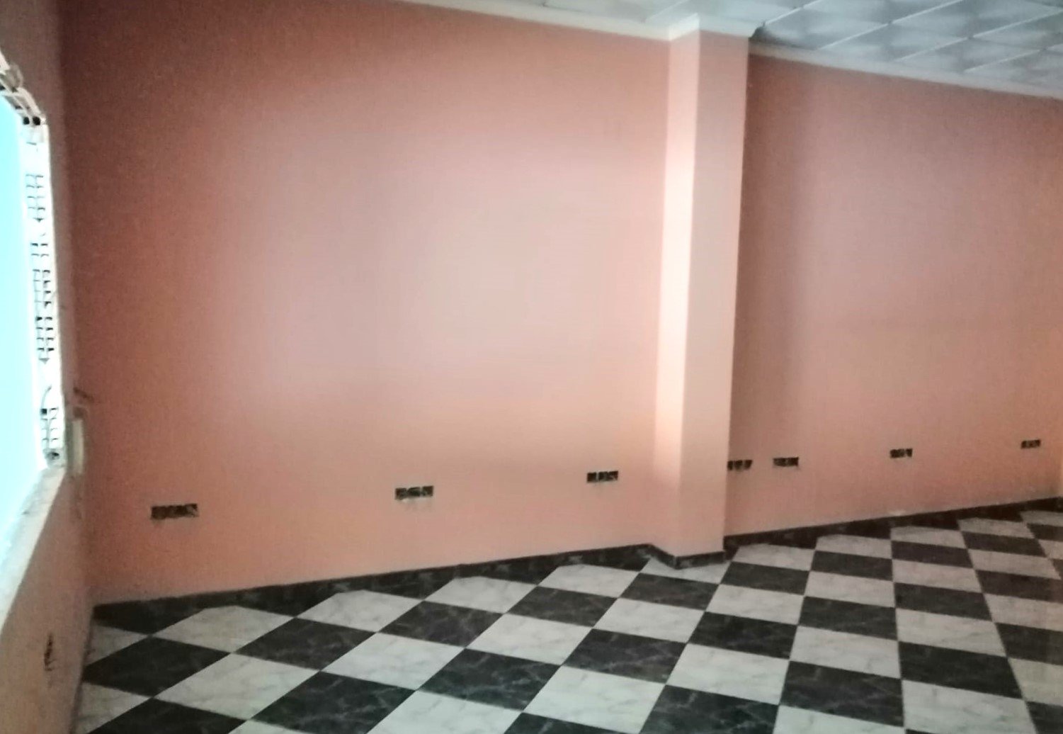 Local comercial en venta en ccalle jacinto benavente 5 en Gandia por 147500 de 241m undefined