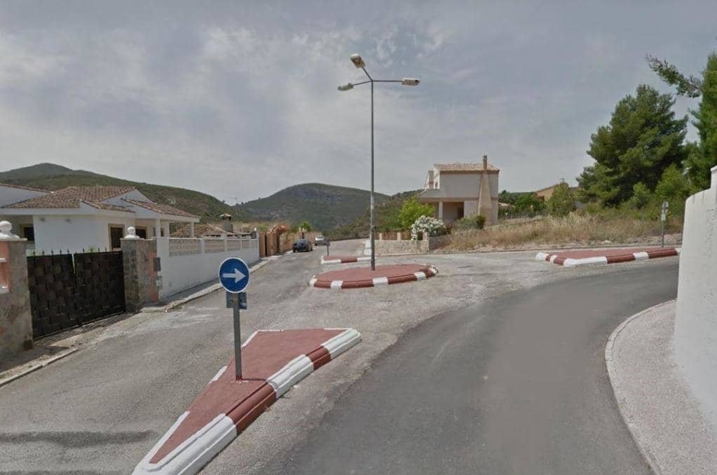 Urbano Solar en venta  en Calle Altury Turs Valencia