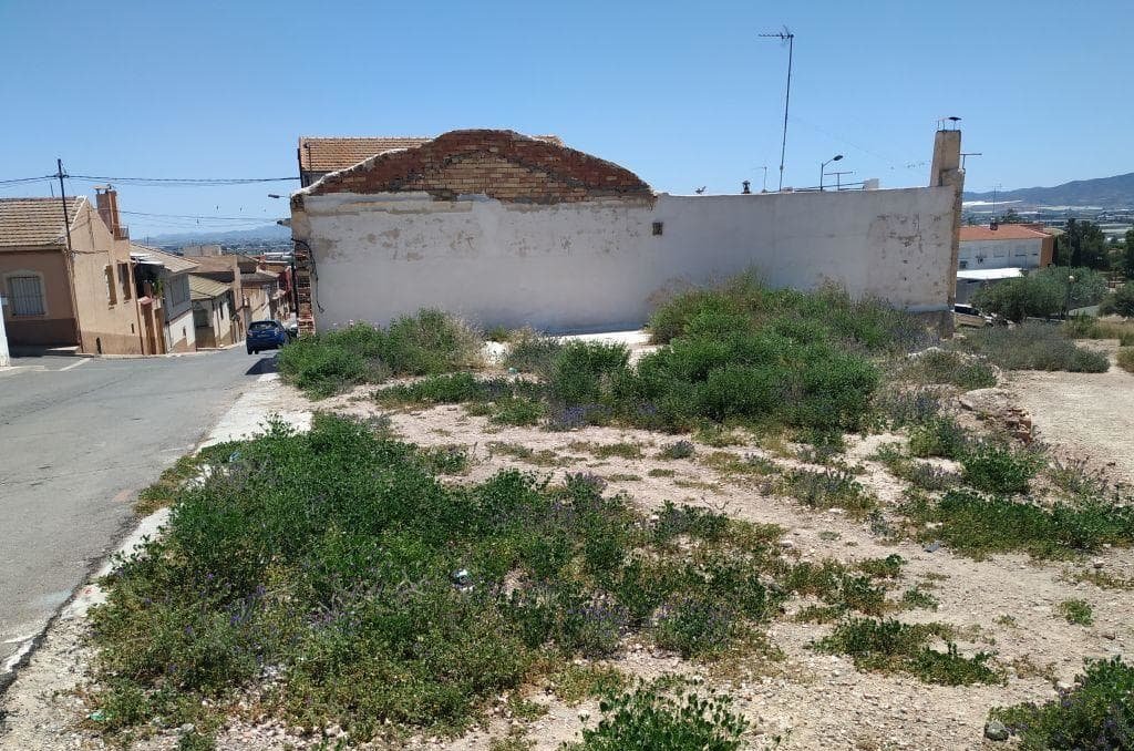 Urbano Solar en venta  en Calle Argentina Totana Murcia