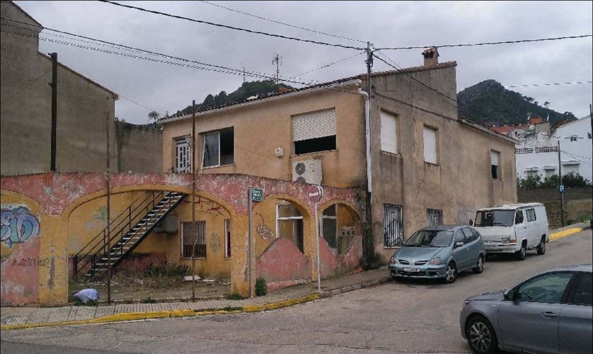 Locales Ador