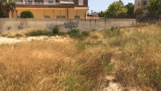 Urbano Solar en venta  en Calle Alcala De Henares Elda Alicante