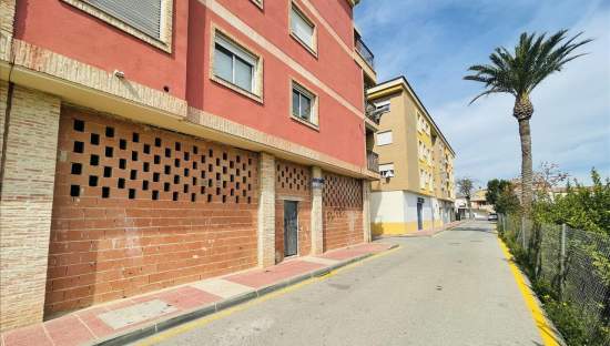 Se vende local comercial por 144900 de 263m en condiciones de restauracin en calle vereda san isidro Murcia