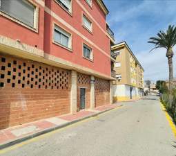 Se vende local comercial por 144900 de 263m en condiciones de restauracin en calle vereda san isidro Murcia