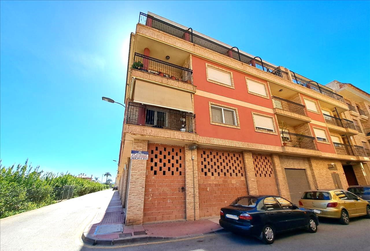 Se vende local comercial por 144900 de 263m en condiciones de restauracin en calle vereda san isidro Murcia