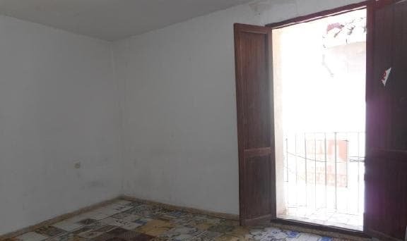 Compra casa en calle san juan de dios Burriana por 43000 con 89m y 2 habitaciones