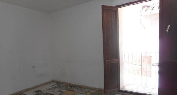 Compra casa en calle san juan de dios Burriana por 43000 con 89m y 2 habitaciones