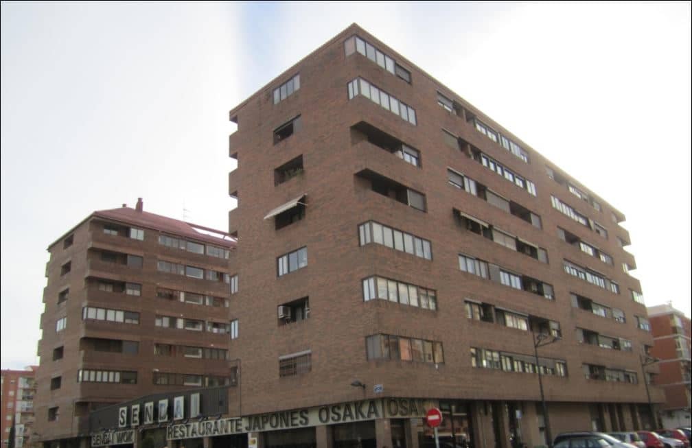 Garaje en venta  en Calle Monestir De Poblet Valencia Valencia