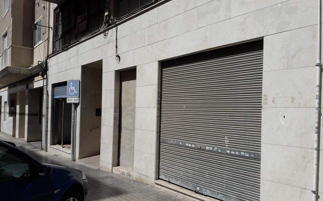 Local Comercial en venta  en Calle Diego Fuentes Serrano Elche Alicante