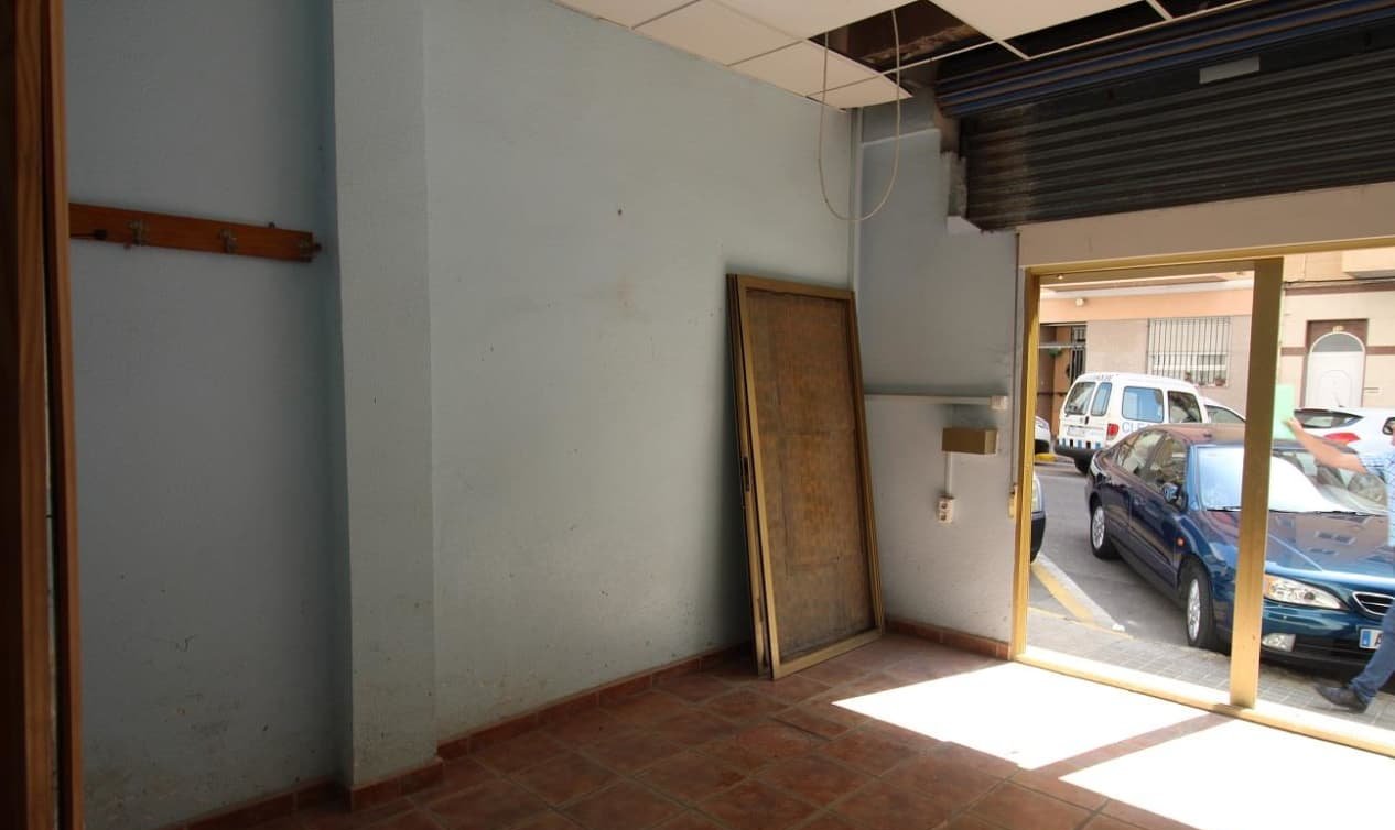 Local Comercial en venta  en Calle Diego Fuentes Serrano Elche Alicante