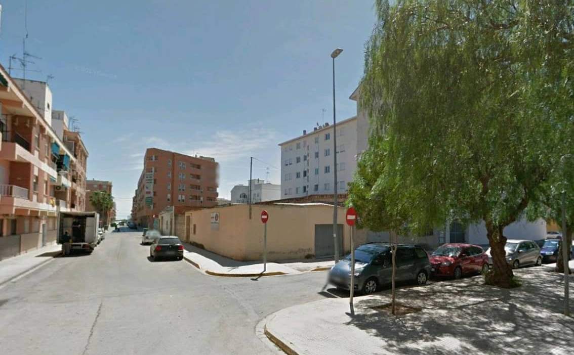 Urbano (Solar) en venta  en Calle Sanchis Guarner, Carlet, Valencia