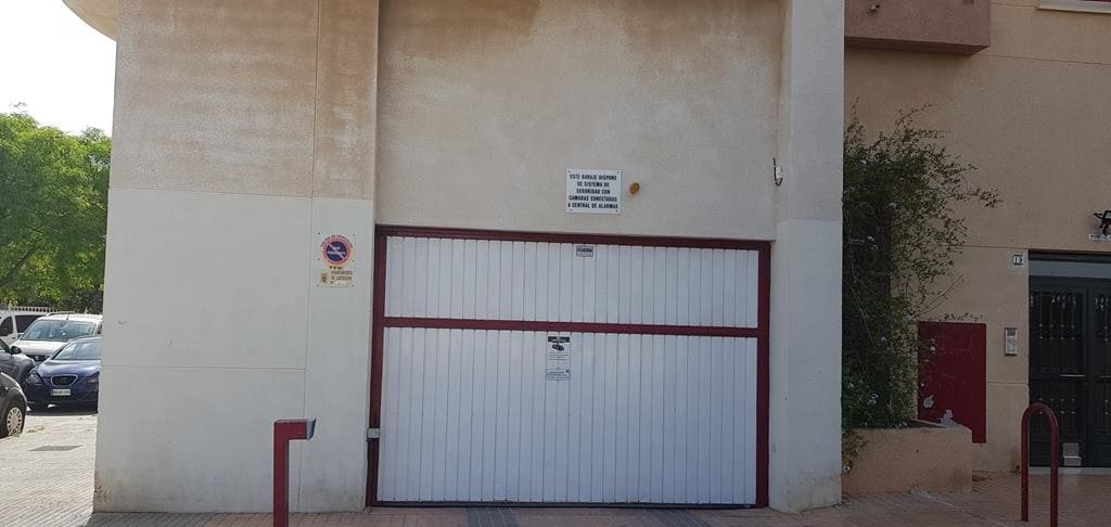 Garaje en venta  en Calle Guayaquil Cartagena Murcia
