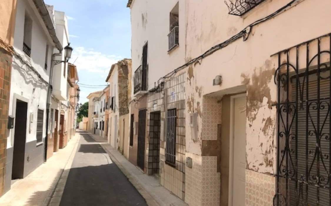 Unifamiliar Adosada en venta  en Calle Santa Caterina Real De Montroi Valencia