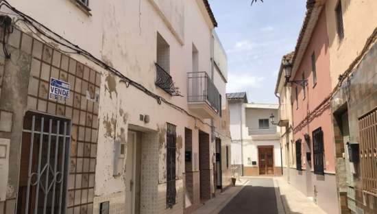 Unifamiliar Adosada en venta  en Calle Santa Caterina Real De Montroi Valencia