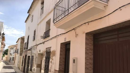 Unifamiliar Adosada en venta  en Calle Santa Caterina Real De Montroi Valencia