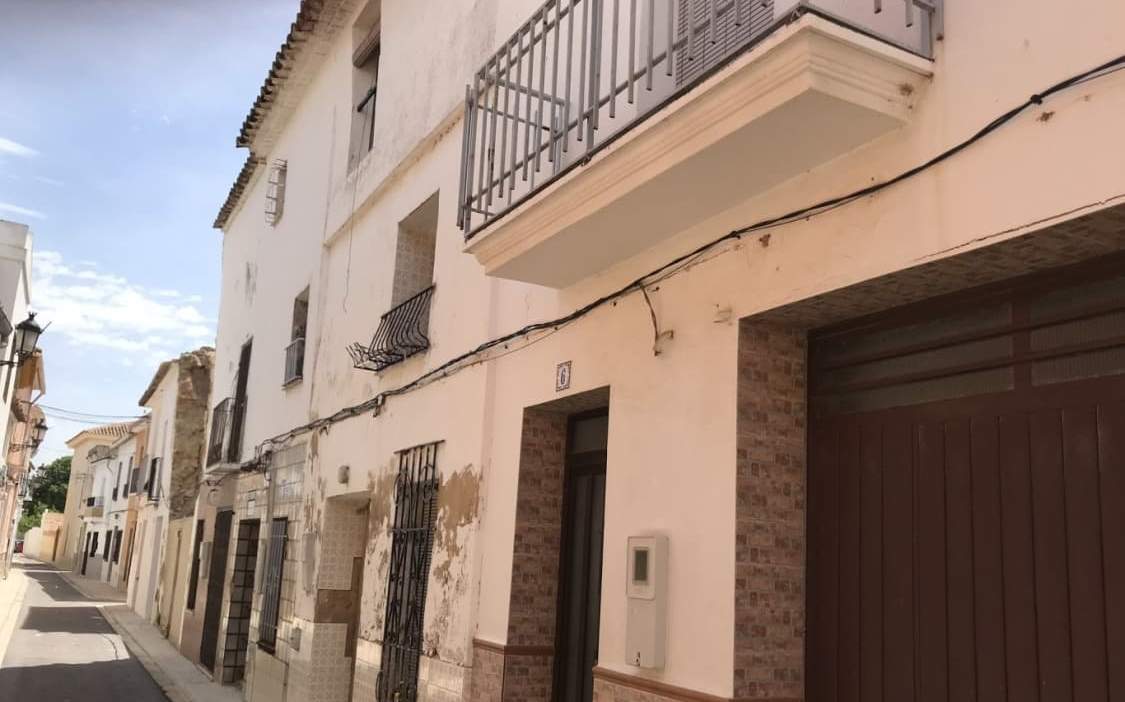Unifamiliar Adosada en venta  en Calle Santa Caterina Real De Montroi Valencia
