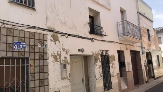 Unifamiliar Adosada en venta  en Calle Santa Caterina Real De Montroi Valencia