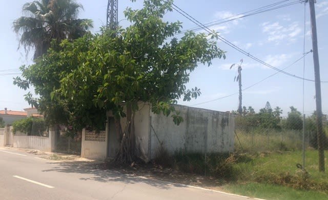 Terreno con edificación en AV. Francisco Baila, Vinar?s Castellón