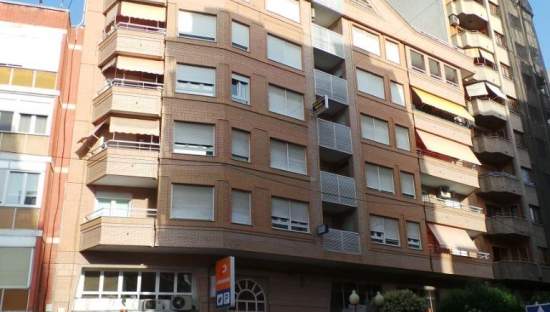 Garaje en venta  en Calle Constitución, Villena, Alicante