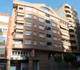 Garaje en venta  en Calle Constitución, Villena, Alicante