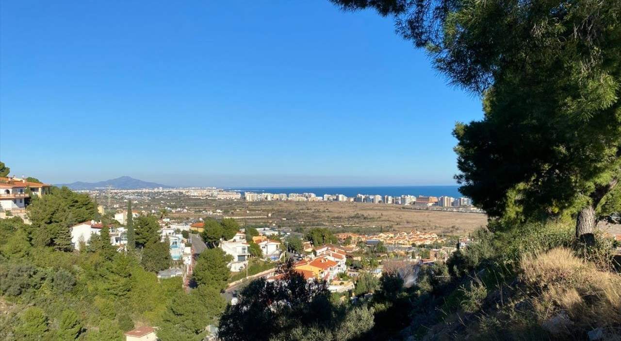 Venta de suelo urbano residencial por 9.700 con 99m en cdinamarca, urbanizacion las atalayas, parcela 415 en Peñíscola