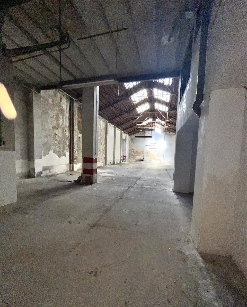 Compra local comercial por 346600 de 712m en ccalle planes de la baronia 12 AlcoyAlcoi
