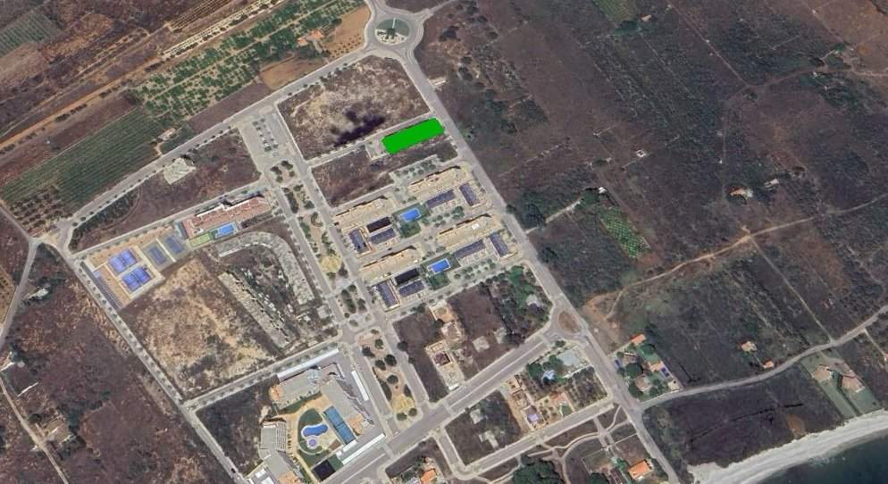 Edificio de viviendas en construcción detenida en Torreblanca - Castellón -