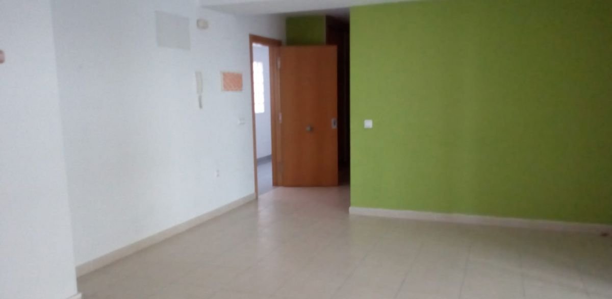 Compra piso en calle benidorm Moncofa por 89000 con 106m y 2 habitaciones