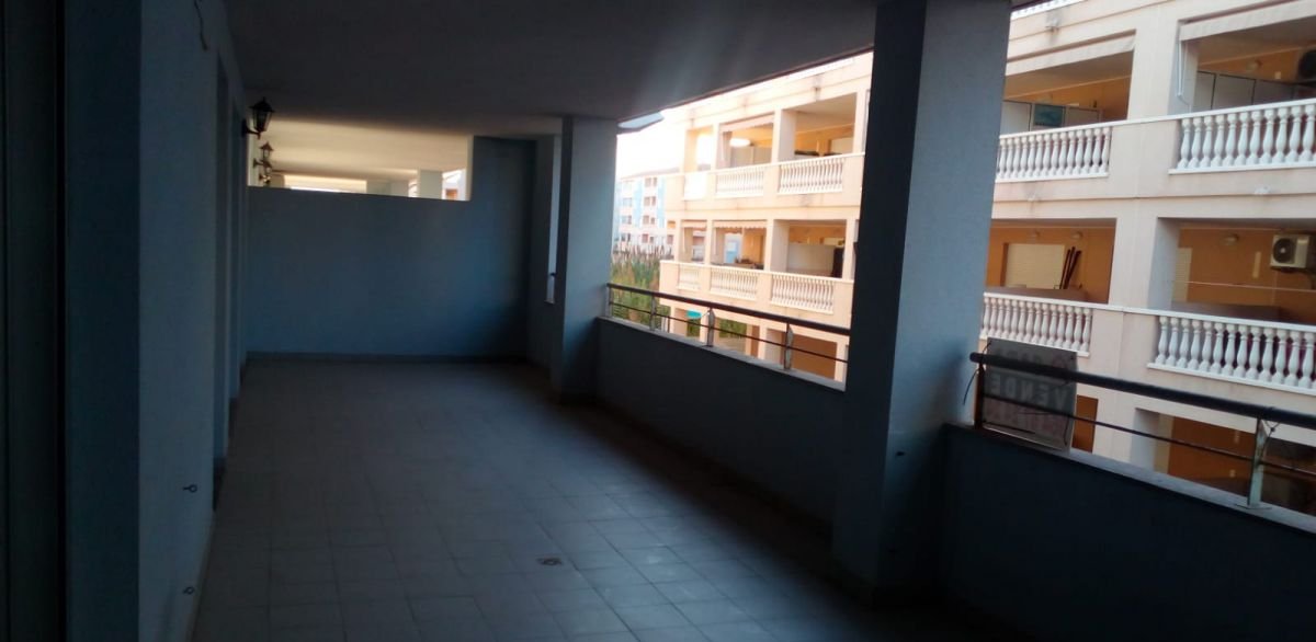 Compra piso en calle benidorm Moncofa por 89000 con 106m y 2 habitaciones