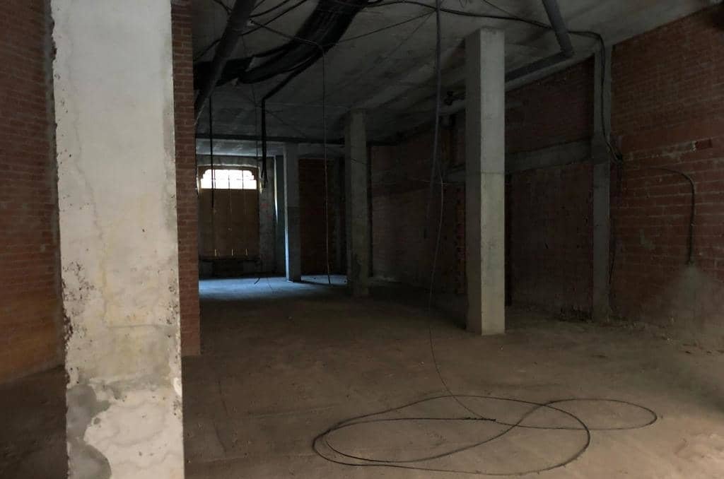 Local Comercial en venta  en Calle Casimiro Barello Morello Alcoy Alicante