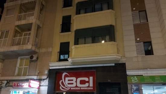 Se vende local comercial por 171000 de 205m en perfectas condiciones en calle francisco vicente rodriguez ElcheElx