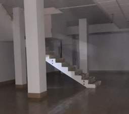 Se vende local comercial por 171000 de 205m en perfectas condiciones en calle francisco vicente rodriguez ElcheElx