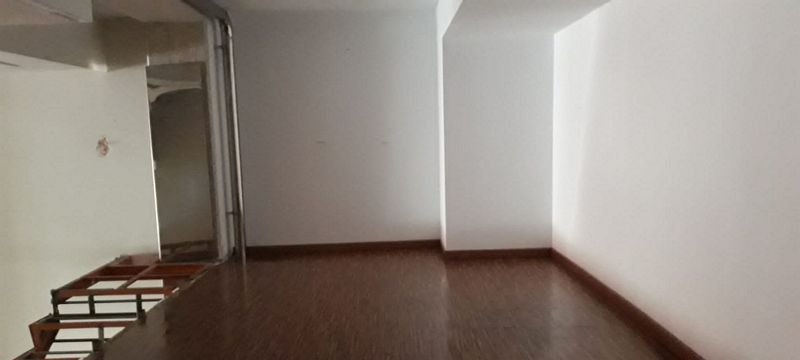 Se vende local comercial por 171000 de 205m en perfectas condiciones en calle francisco vicente rodriguez ElcheElx