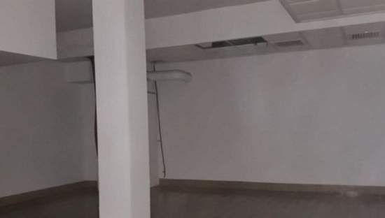 Se vende local comercial por 171000 de 205m en perfectas condiciones en calle francisco vicente rodriguez ElcheElx