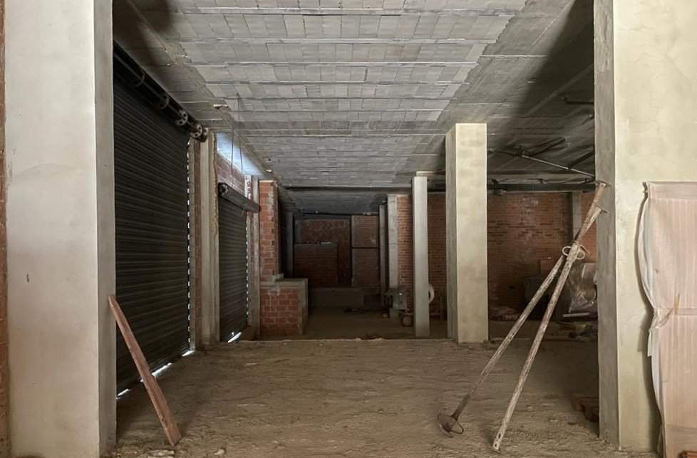 Se oferta local comercial en cclara campoamor en Cheste por 178.360 con 100m