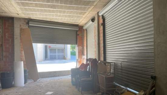 Se oferta local comercial en cclara campoamor en Cheste por 178.360 con 100m