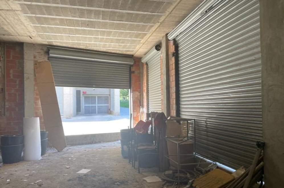 Se oferta local comercial en cclara campoamor en Cheste por 178.360 con 100m