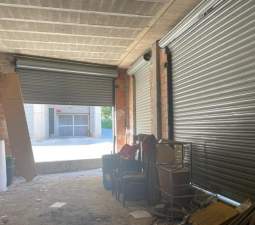 Se oferta local comercial en cclara campoamor en Cheste por 178.360 con 100m