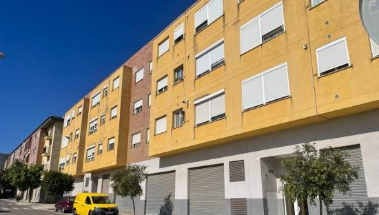 Se oferta local comercial en cclara campoamor en Cheste por 178.360 con 100m