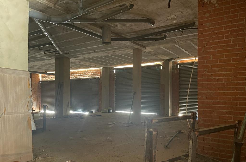Se oferta local comercial en cclara campoamor en Cheste por 178.360 con 100m