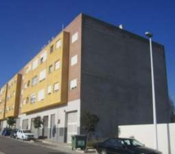 Se oferta local comercial en cclara campoamor en Cheste por 178.360 con 100m