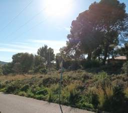 Se oferta suelo urbano residencial por 35000 de 464m en calle poligono 35 parcela 15 en Serra