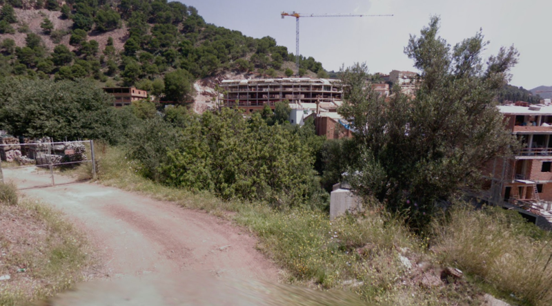 Se oferta suelo urbano residencial por 35000 de 464m en calle poligono 35 parcela 15 en Serra