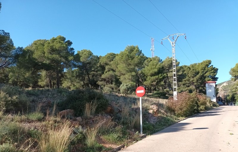 Se oferta suelo urbano residencial por 35000 de 464m en calle poligono 35 parcela 15 en Serra