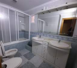 Piso en C Conde de Torrefiel - Valencia -