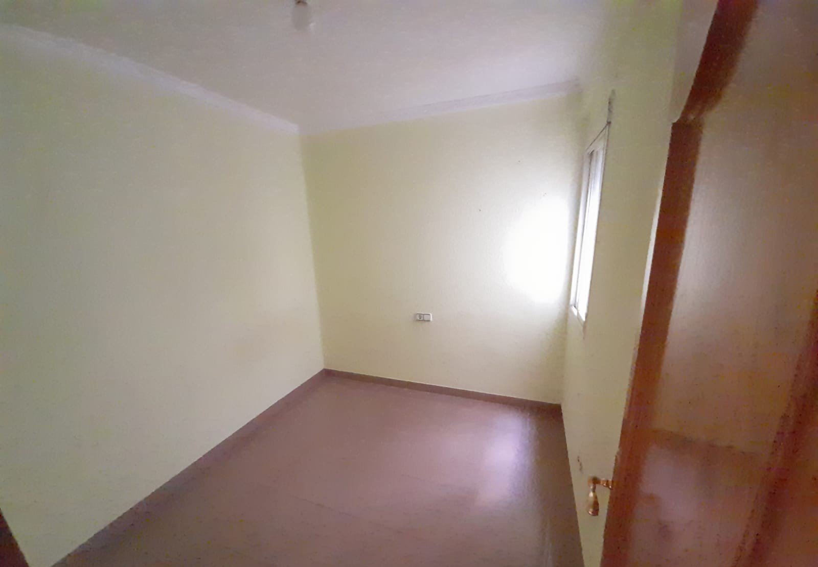 Piso en C Conde de Torrefiel - Valencia -