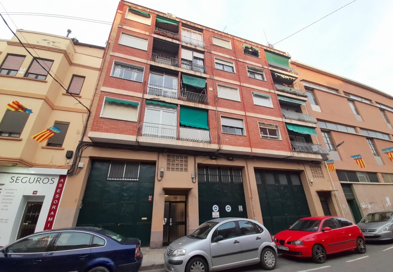 Piso en C Conde de Torrefiel - Valencia -
