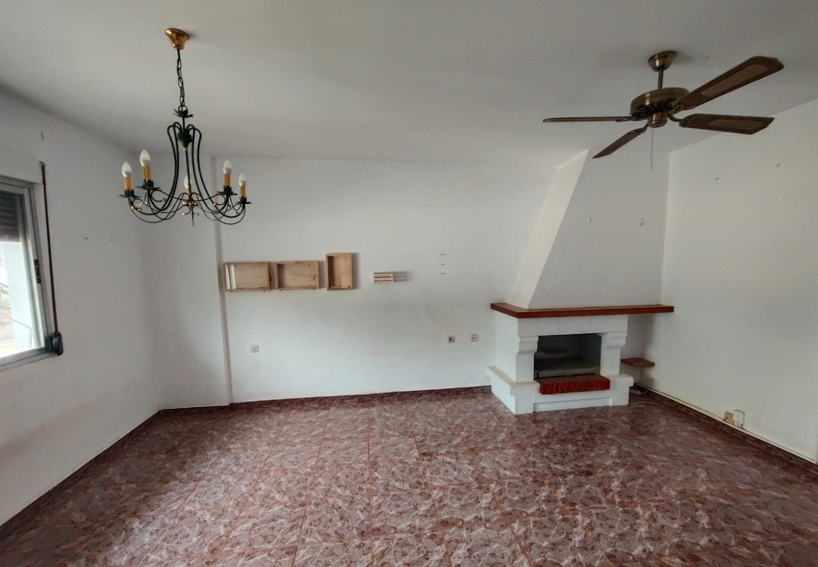 Casa adosada en C Vicent Andrés Estelles, Canals Valencia