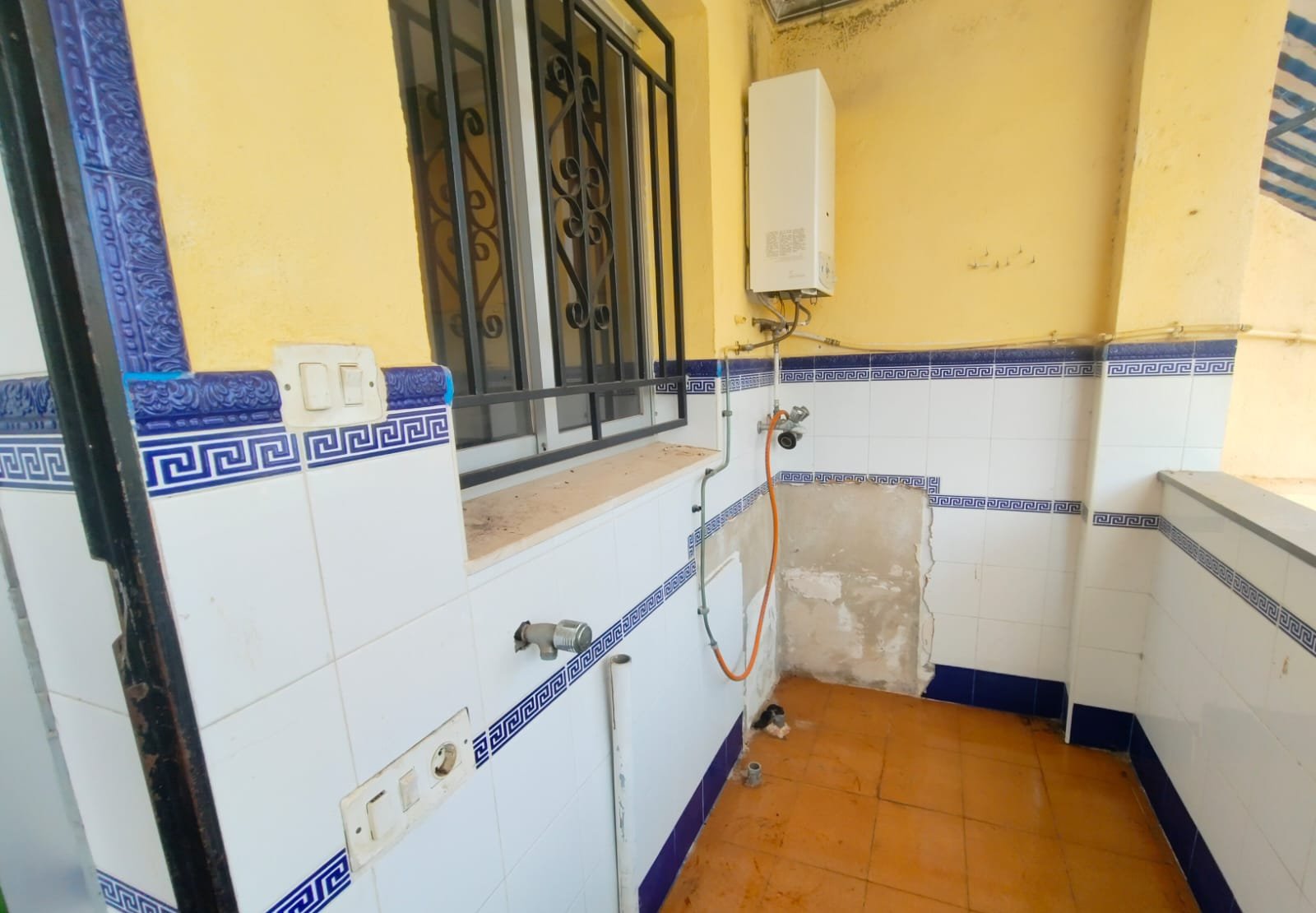 Casa adosada en C Vicent Andrés Estelles, Canals Valencia